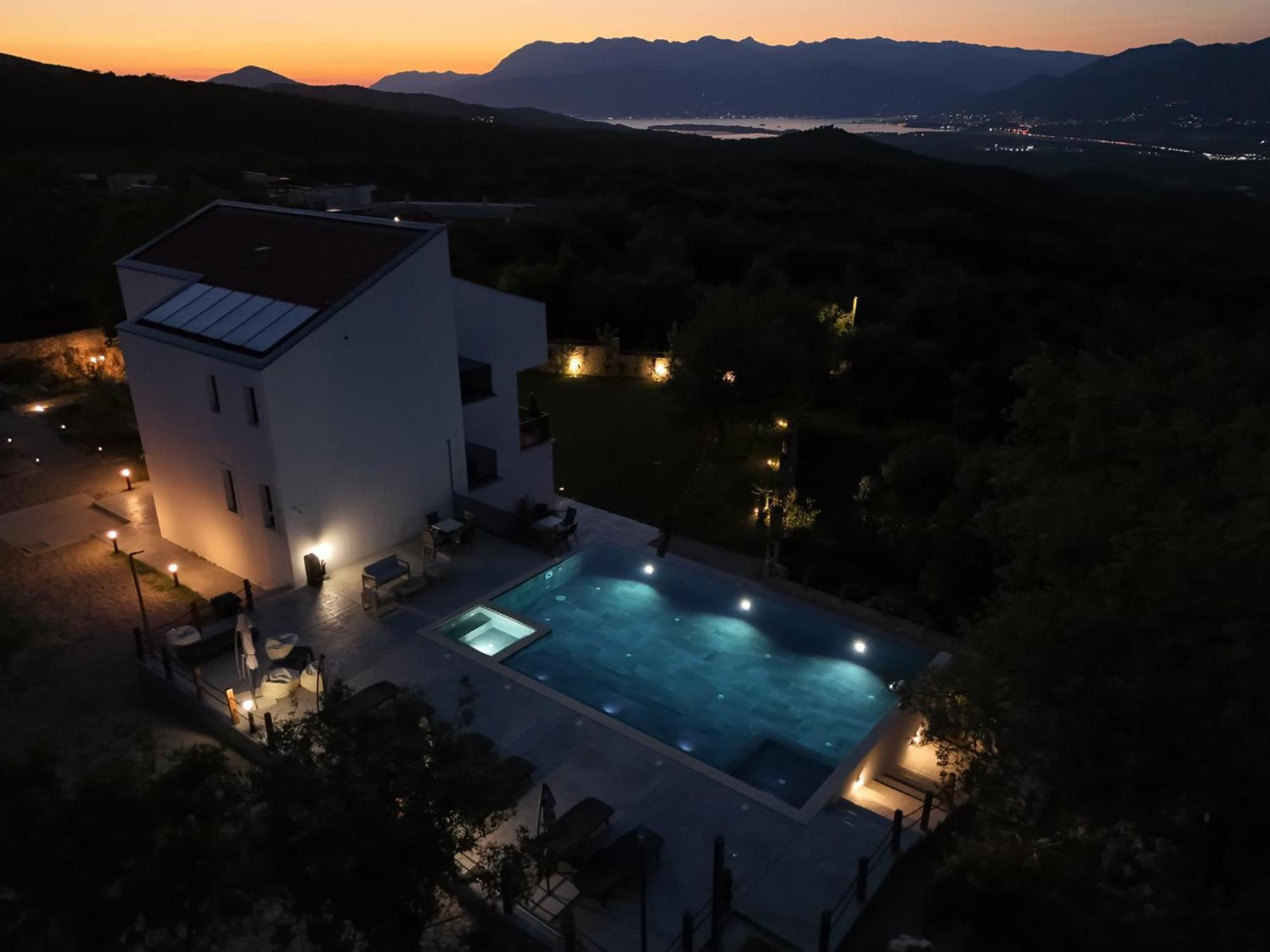 Villa Principium With Infinity Edge Pool&Hot Tub Cattaro Esterno foto